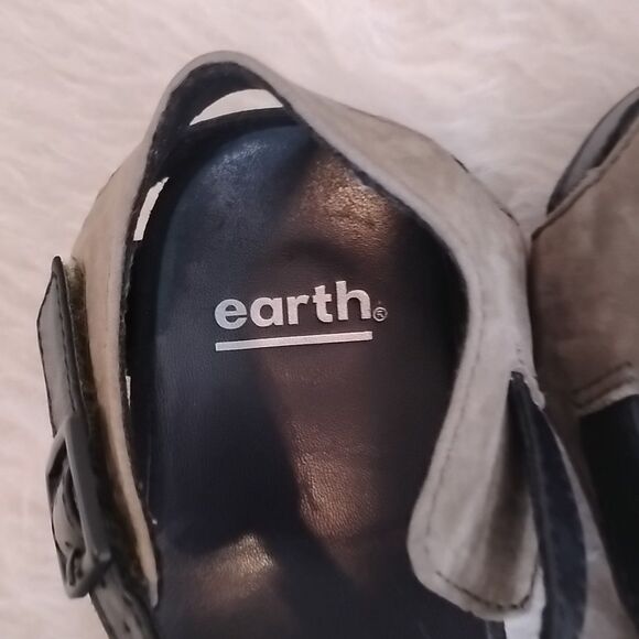 Earth Womens Size 8.5 Sandals Shoes Leather Open Toe Buckle Closer Olive Comfort - Picture 7 of 9
